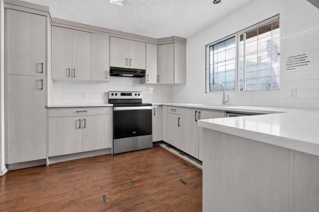 319 Rundlelawn Road NE Calgary AB T1Y3P2