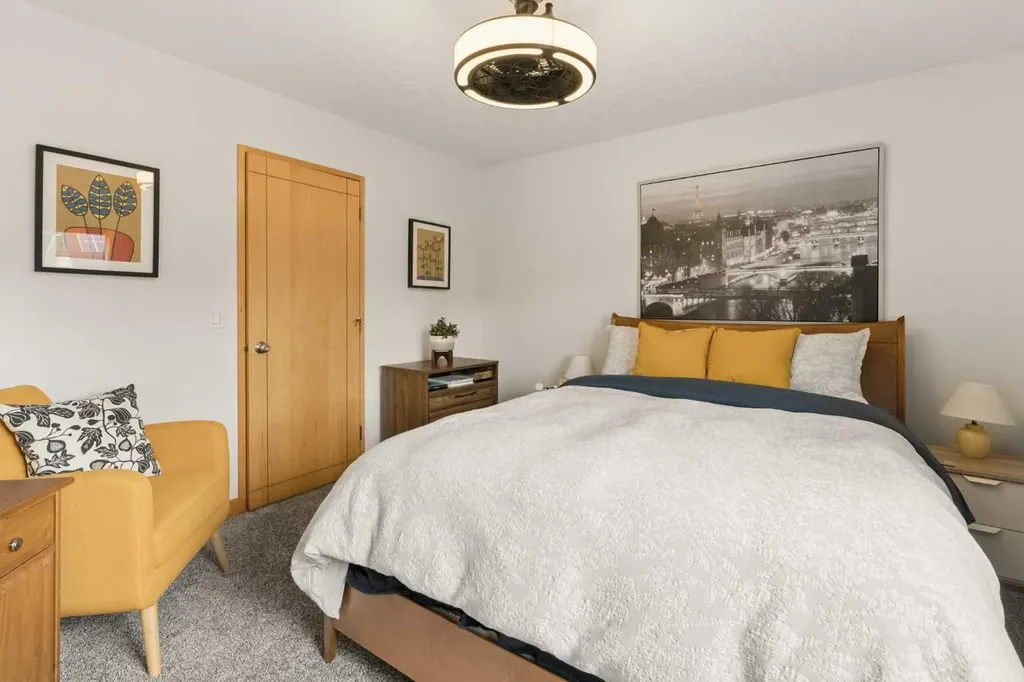 202 26 Avenue NW Calgary AB T2M 2C9