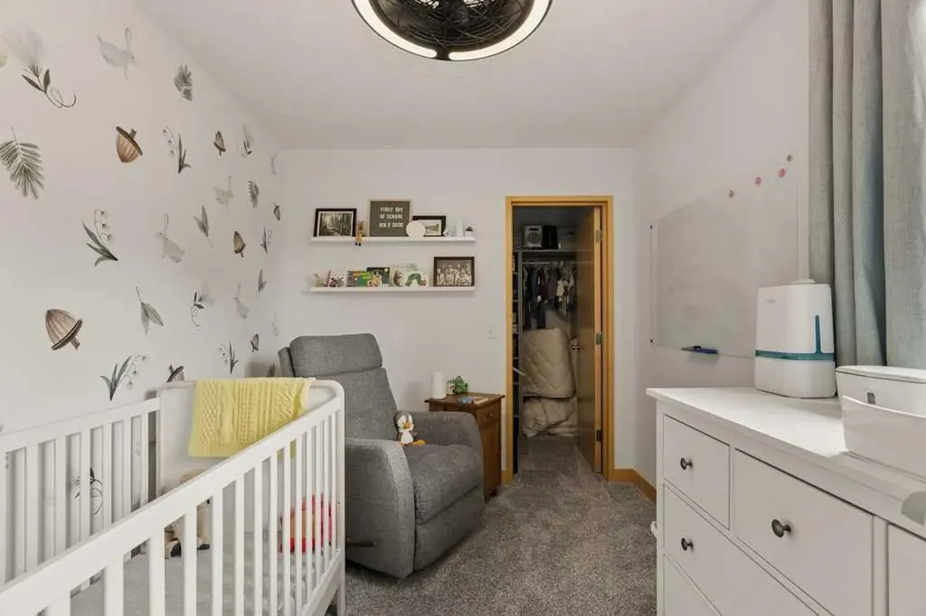 202 26 Avenue NW Calgary AB T2M 2C9