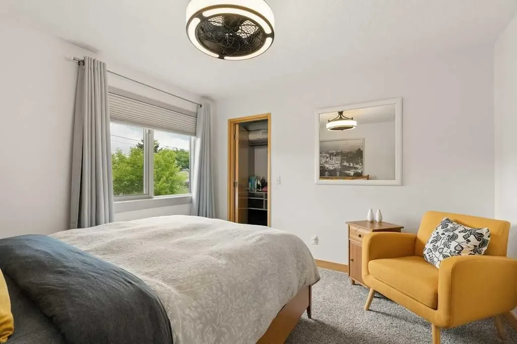 202 26 Avenue NW Calgary AB T2M 2C9