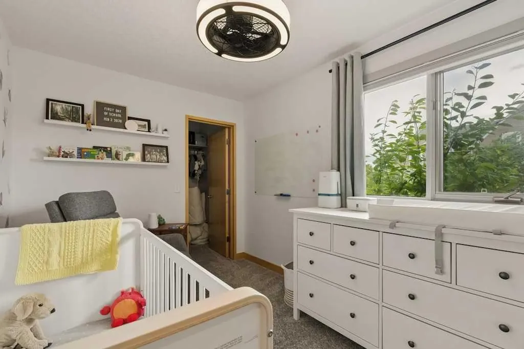 202 26 Avenue NW Calgary AB T2M 2C9