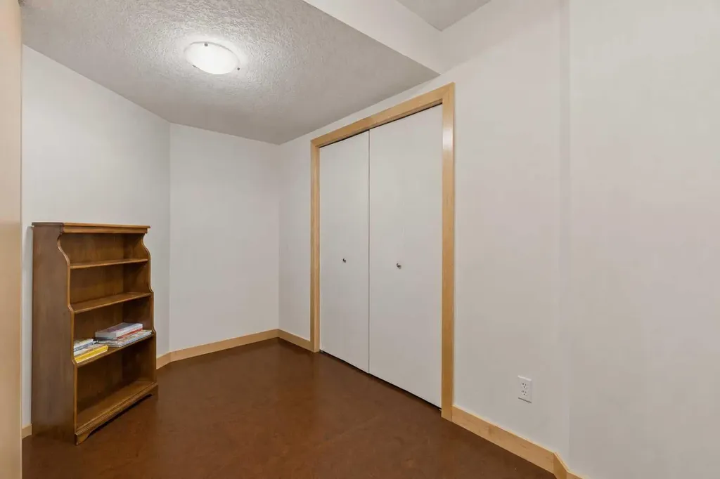202 26 Avenue NW Calgary AB T2M 2C9