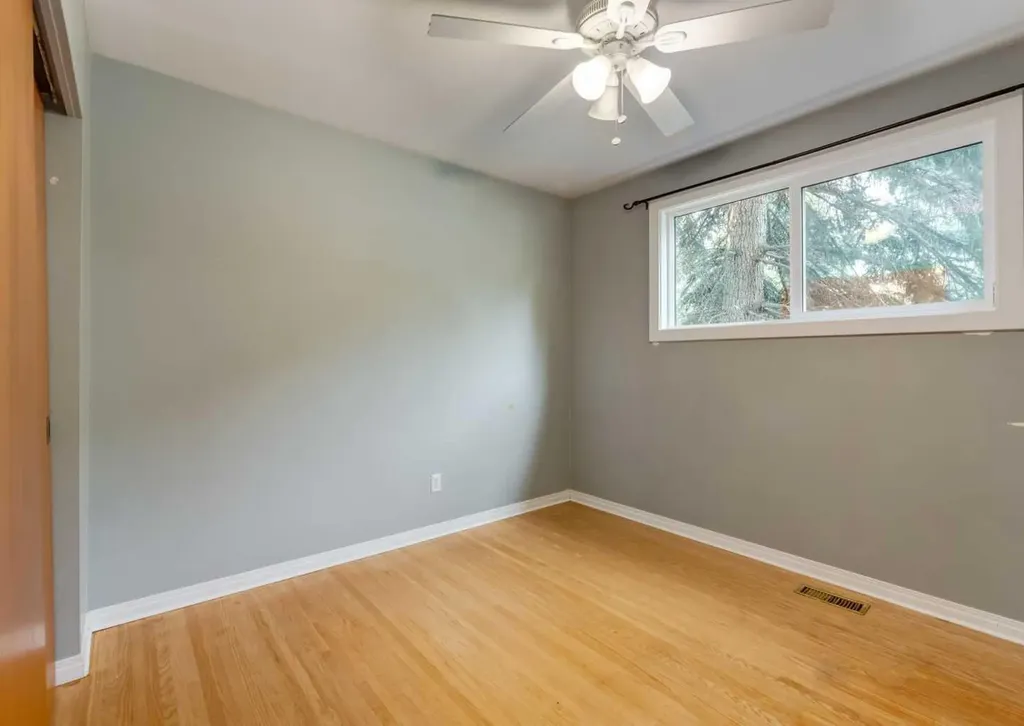 4220 Bowlen Street NW Calgary AB T2L 1P9