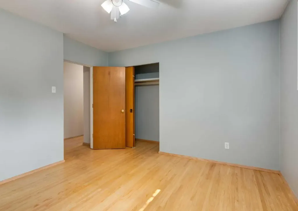 4220 Bowlen Street NW Calgary AB T2L 1P9