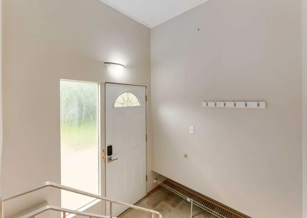 4220 Bowlen Street NW Calgary AB T2L 1P9