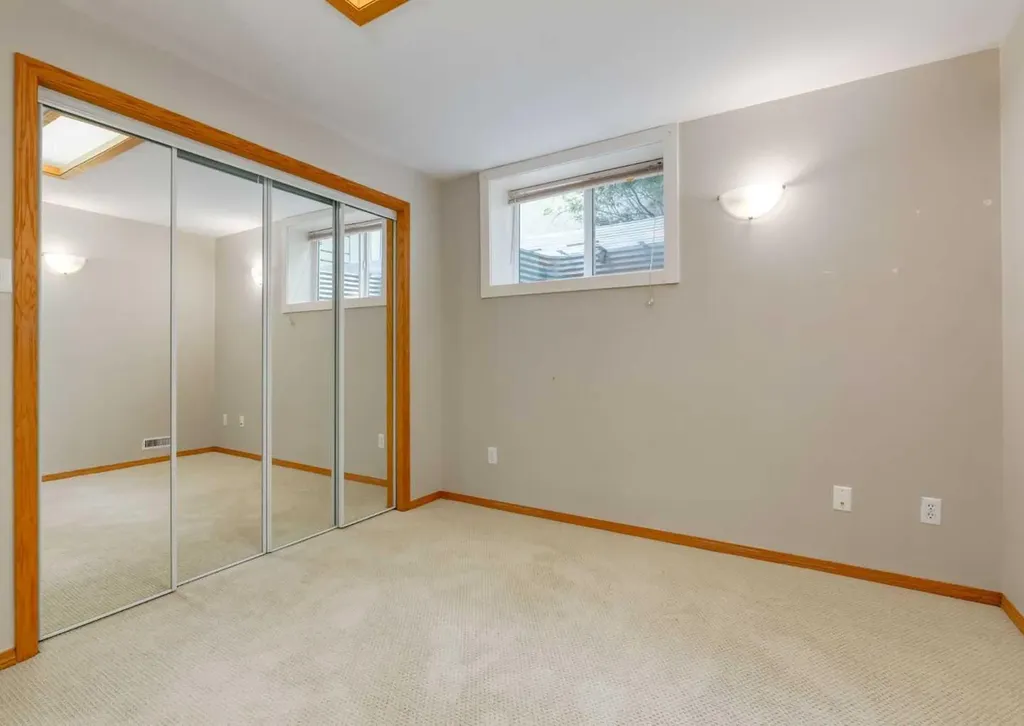4220 Bowlen Street NW Calgary AB T2L 1P9