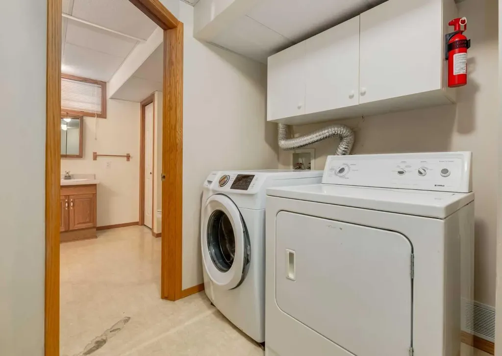4220 Bowlen Street NW Calgary AB T2L 1P9