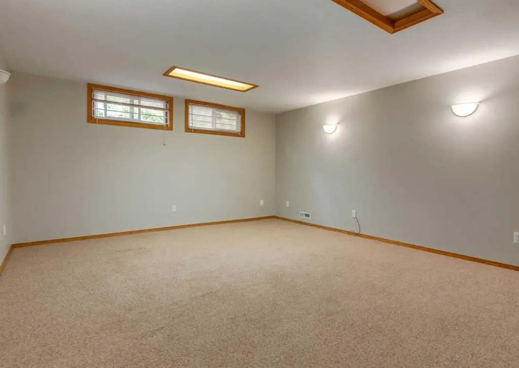 4220 Bowlen Street NW Calgary AB T2L 1P9