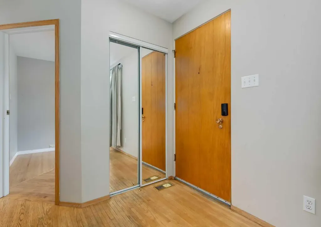4220 Bowlen Street NW Calgary AB T2L 1P9