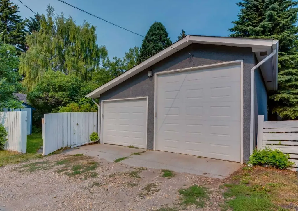 4220 Bowlen Street NW Calgary AB T2L 1P9