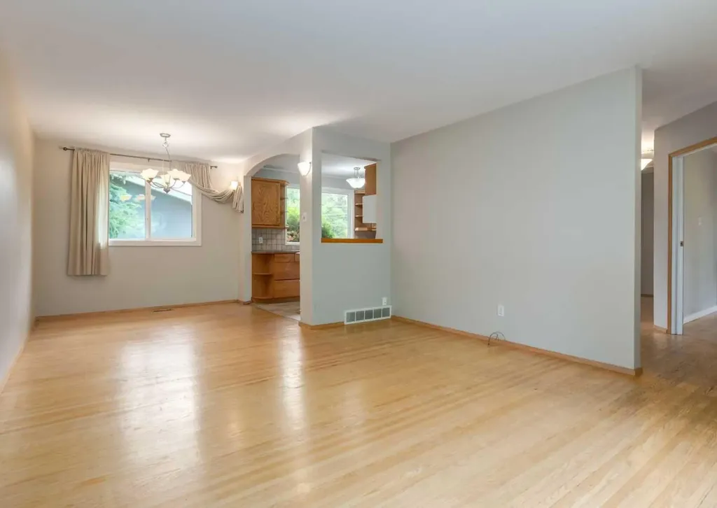 4220 Bowlen Street NW Calgary AB T2L 1P9