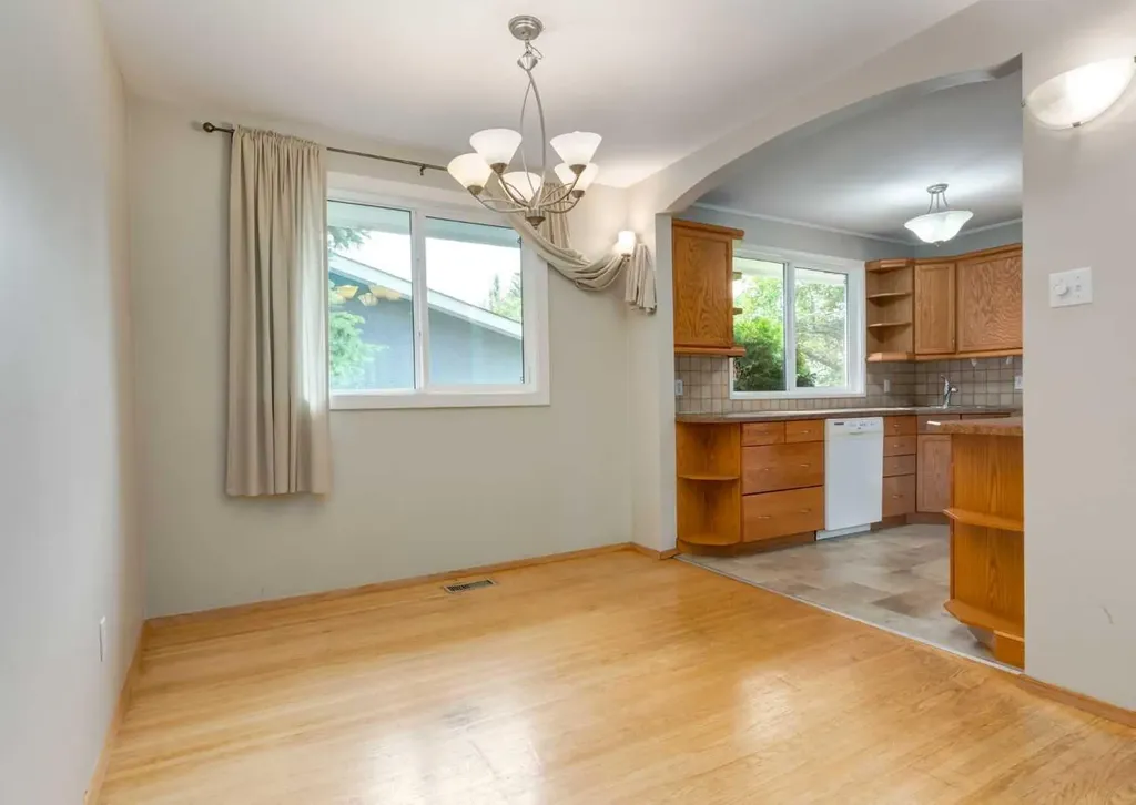 4220 Bowlen Street NW Calgary AB T2L 1P9