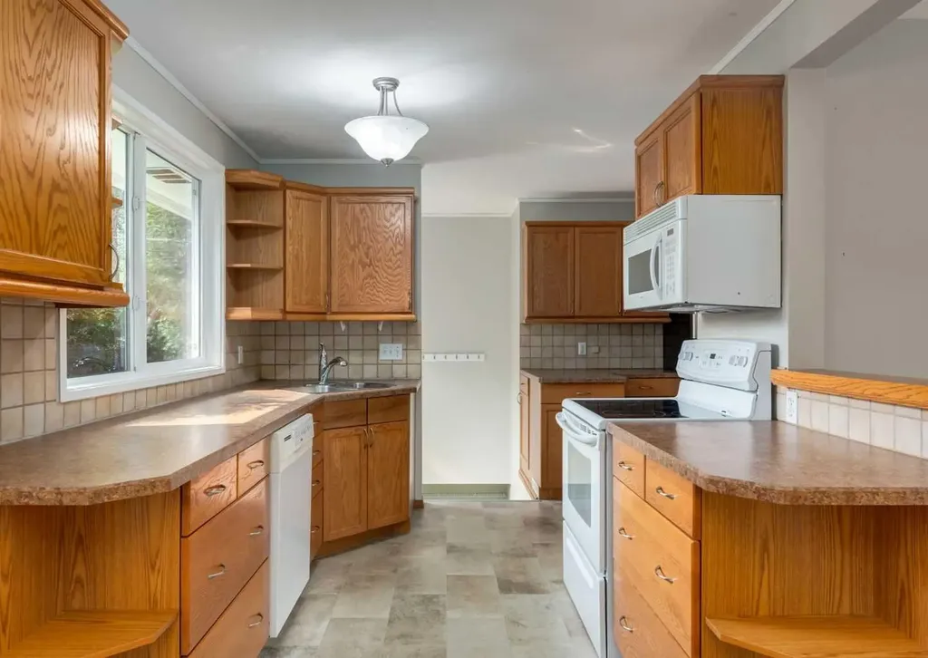 4220 Bowlen Street NW Calgary AB T2L 1P9