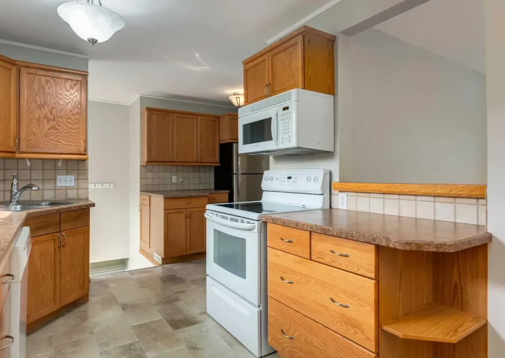 4220 Bowlen Street NW Calgary AB T2L 1P9