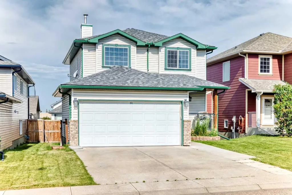 23 Thornbird Way SE Airdrie AB T4A2C3