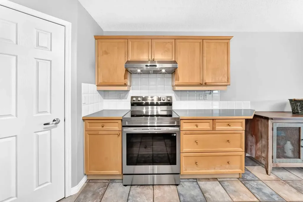 23 Thornbird Way SE Airdrie AB T4A2C3