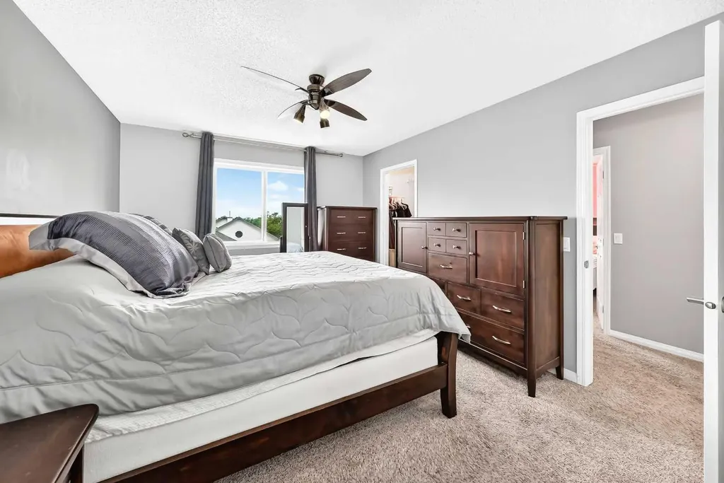 23 Thornbird Way SE Airdrie AB T4A2C3
