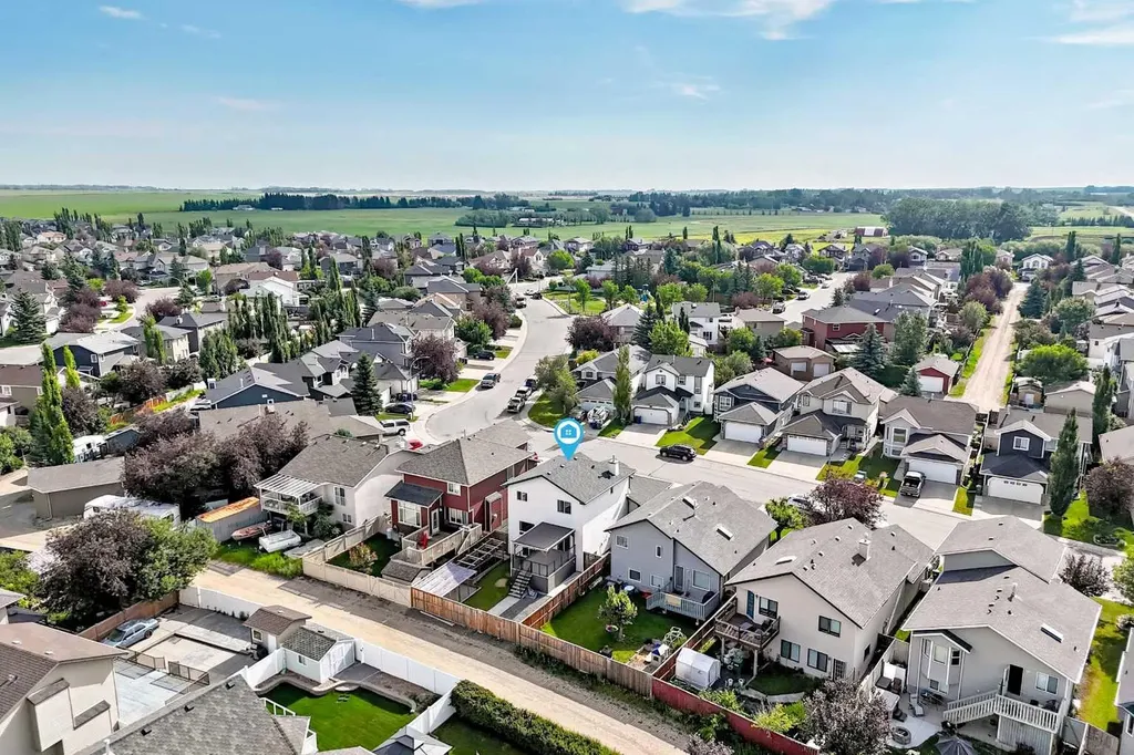 23 Thornbird Way SE Airdrie AB T4A2C3