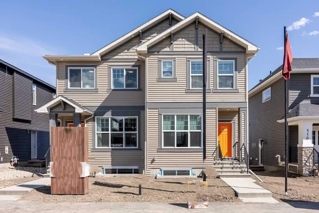 524 Tekarra Drive NW Calgary AB T3R2G1