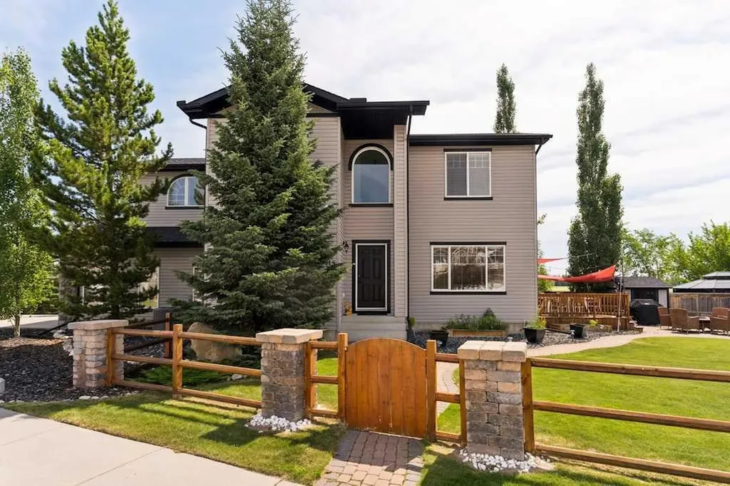115 Rockmont Court NW Calgary AB T3G 5V8