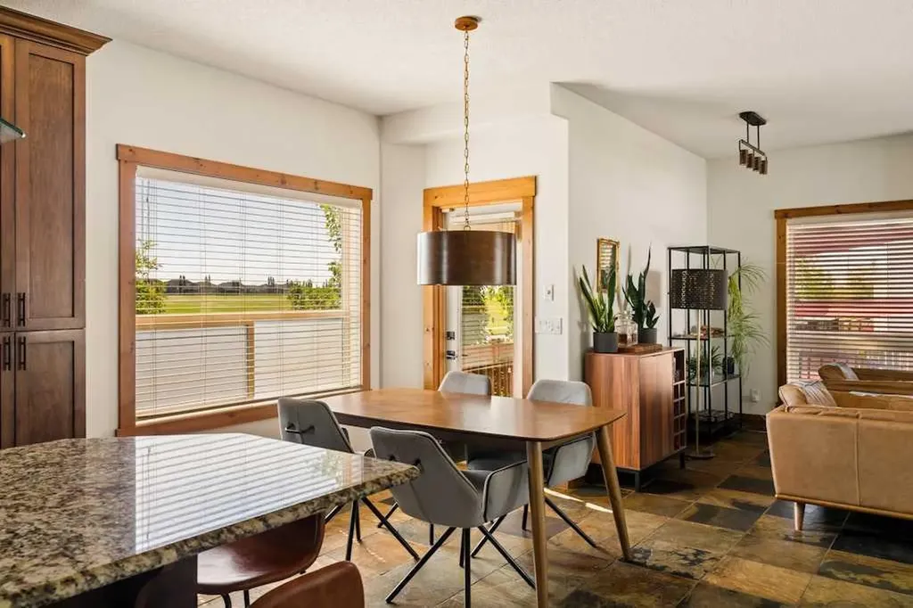 115 Rockmont Court NW Calgary AB T3G 5V8