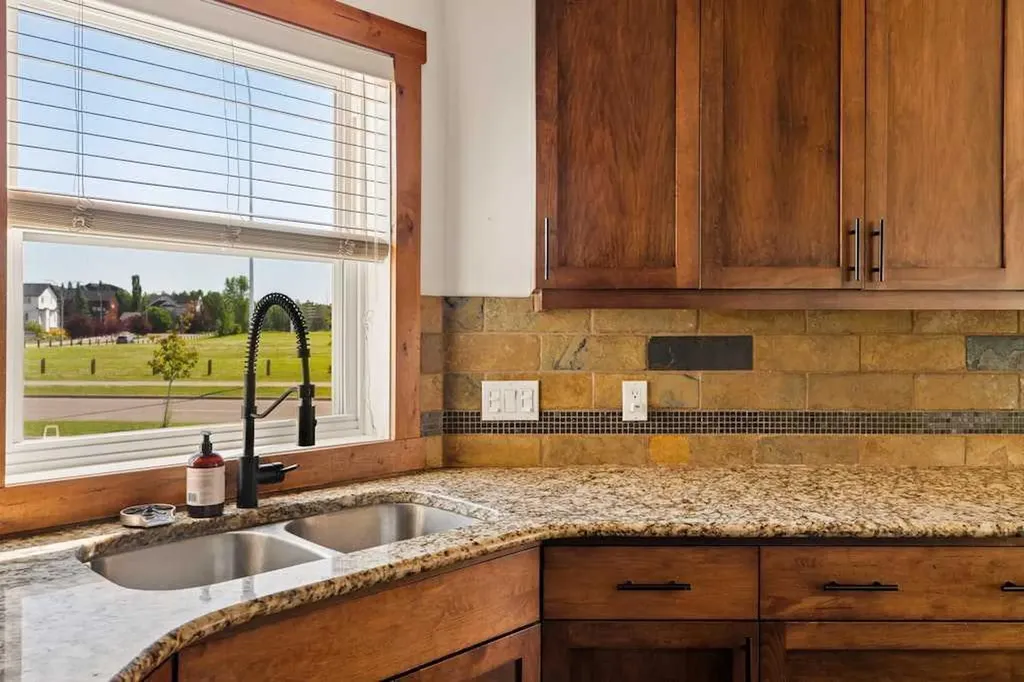 115 Rockmont Court NW Calgary AB T3G 5V8