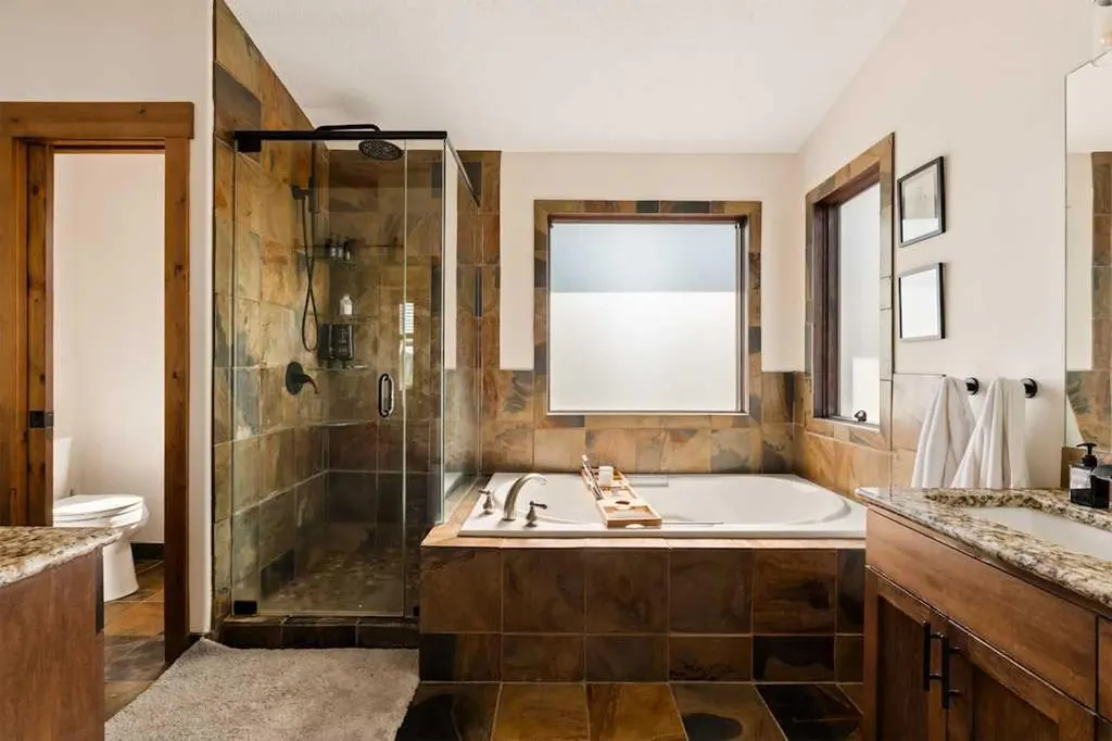115 Rockmont Court NW Calgary AB T3G 5V8