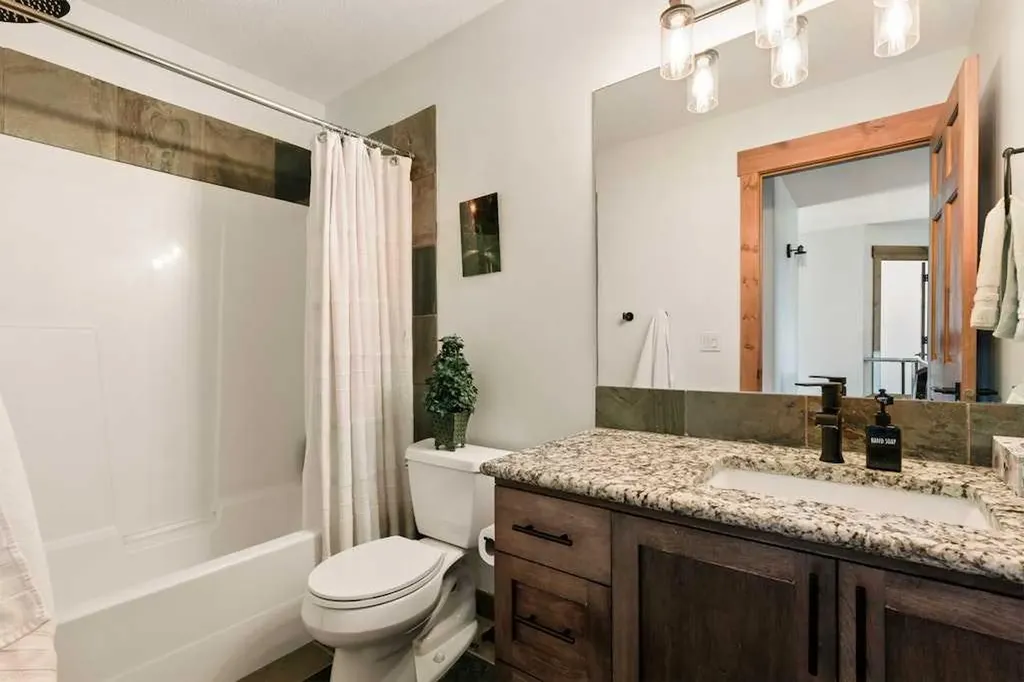 115 Rockmont Court NW Calgary AB T3G 5V8