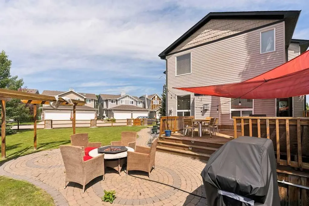115 Rockmont Court NW Calgary AB T3G 5V8