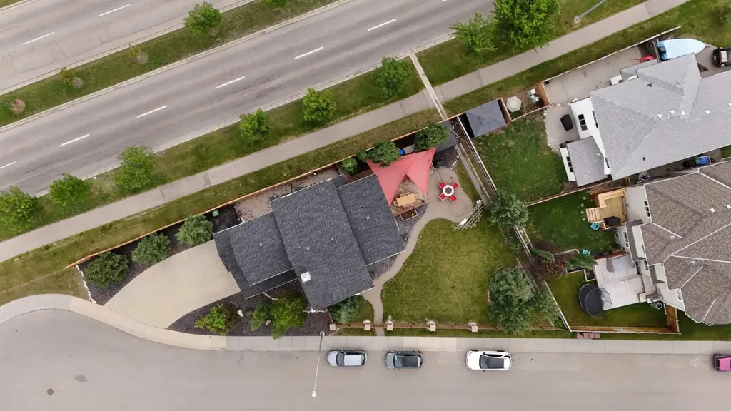 115 Rockmont Court NW Calgary AB T3G 5V8
