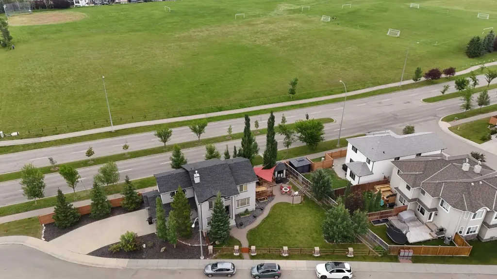 115 Rockmont Court NW Calgary AB T3G 5V8