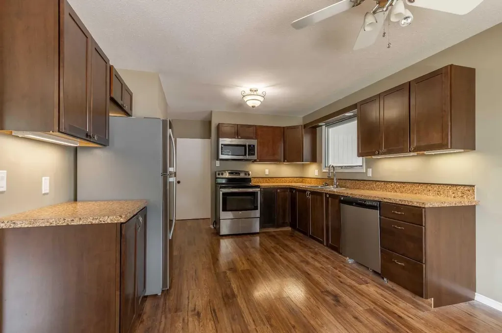 2005 16 Avenue S Lethbridge AB T1K 0Z4