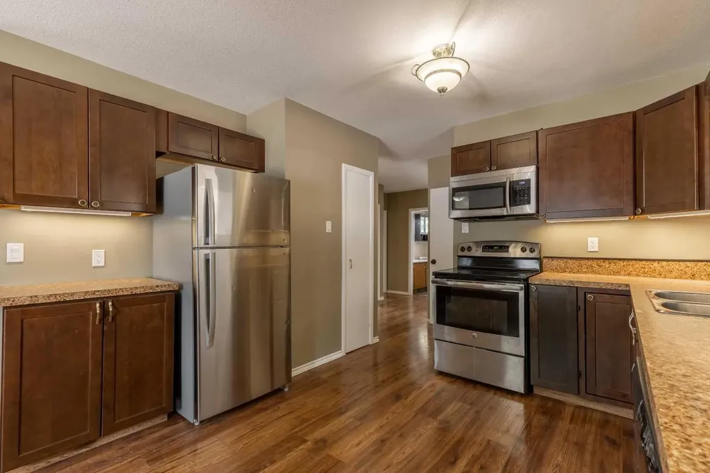 2005 16 Avenue S Lethbridge AB T1K 0Z4