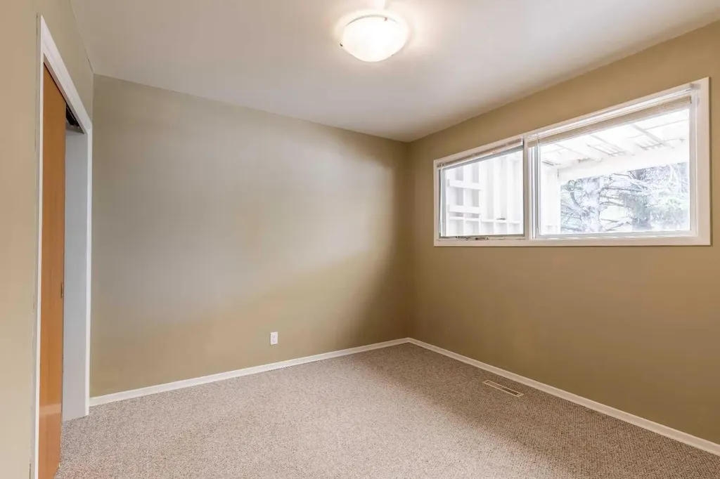 2005 16 Avenue S Lethbridge AB T1K 0Z4
