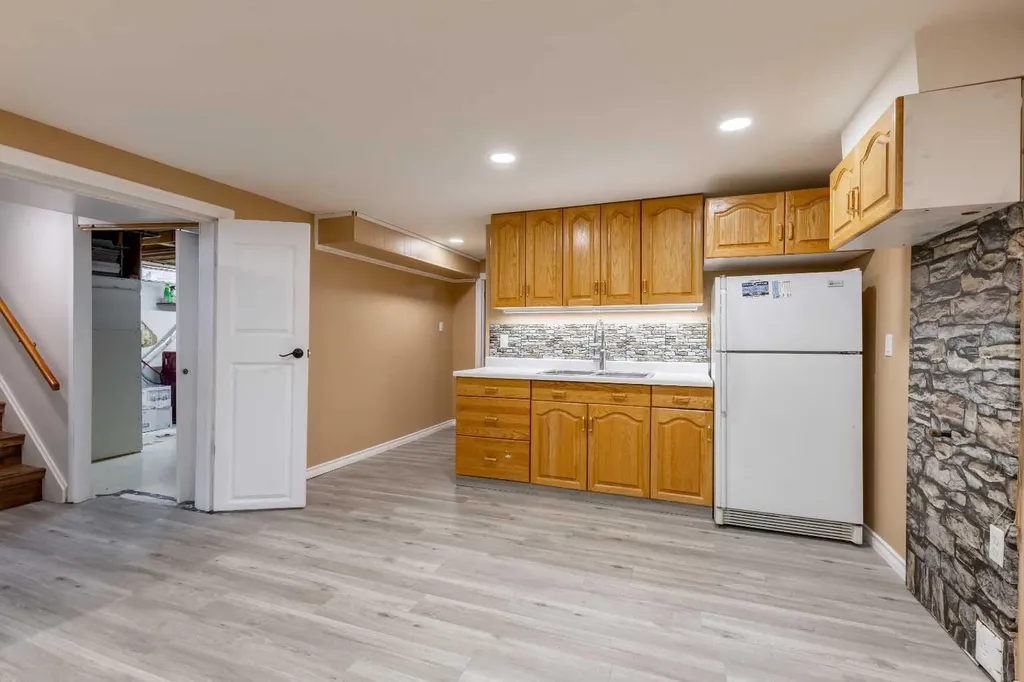 2005 16 Avenue S Lethbridge AB T1K 0Z4