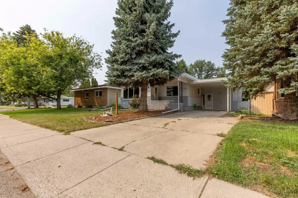 2005 16 Avenue S Lethbridge AB T1K 0Z4