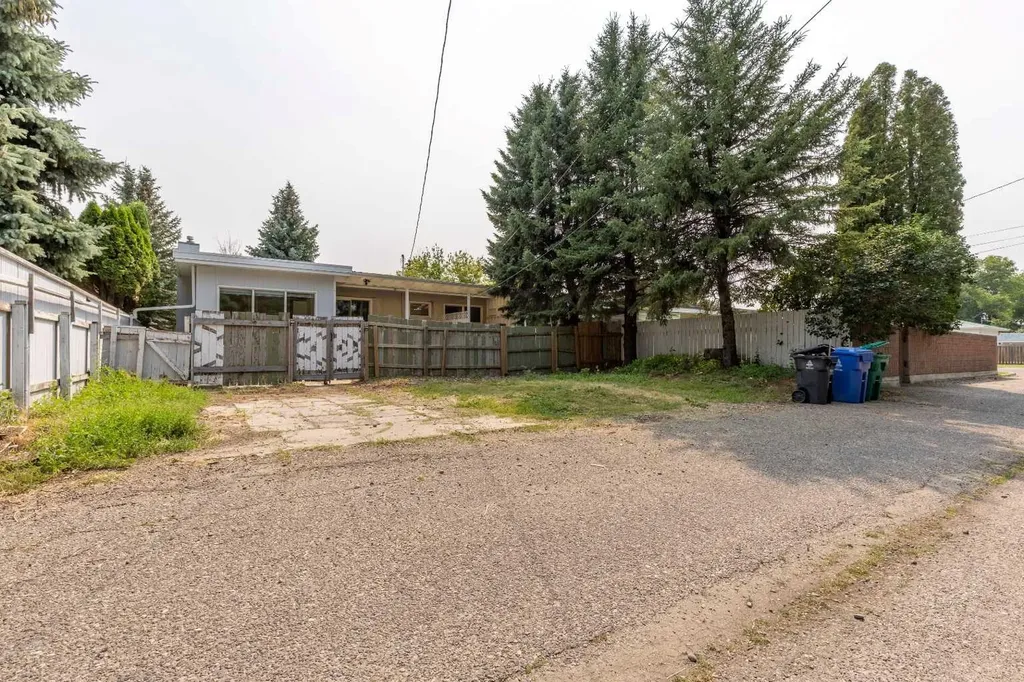 2005 16 Avenue S Lethbridge AB T1K 0Z4