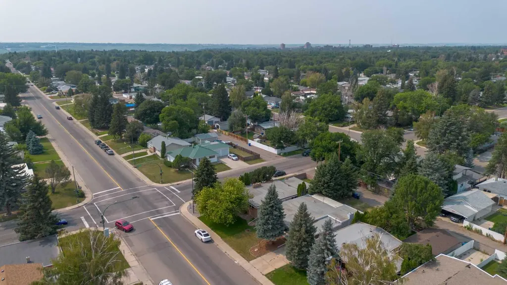 2005 16 Avenue S Lethbridge AB T1K 0Z4