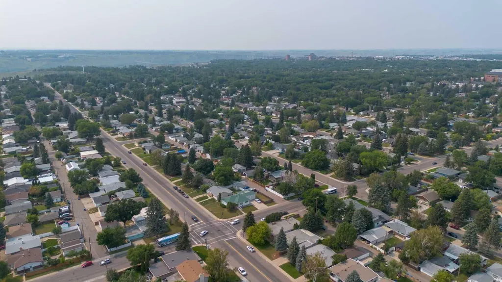 2005 16 Avenue S Lethbridge AB T1K 0Z4