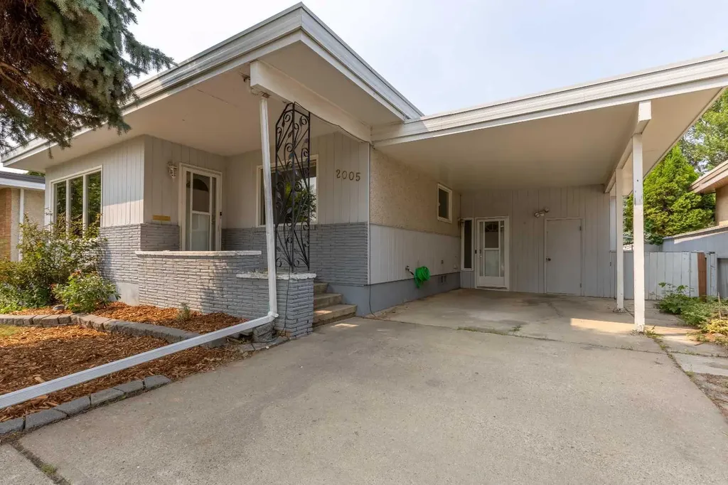 2005 16 Avenue S Lethbridge AB T1K 0Z4