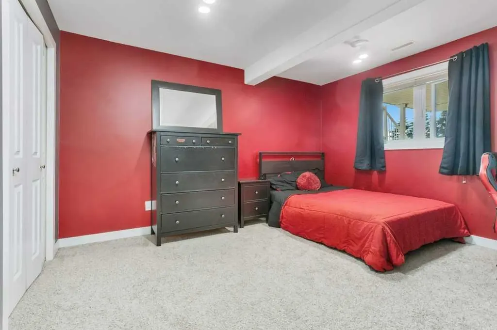 3565 54 Avenue Innisfail AB T4G 1S3
