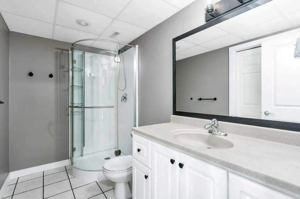 3565 54 Avenue Innisfail AB T4G 1S3