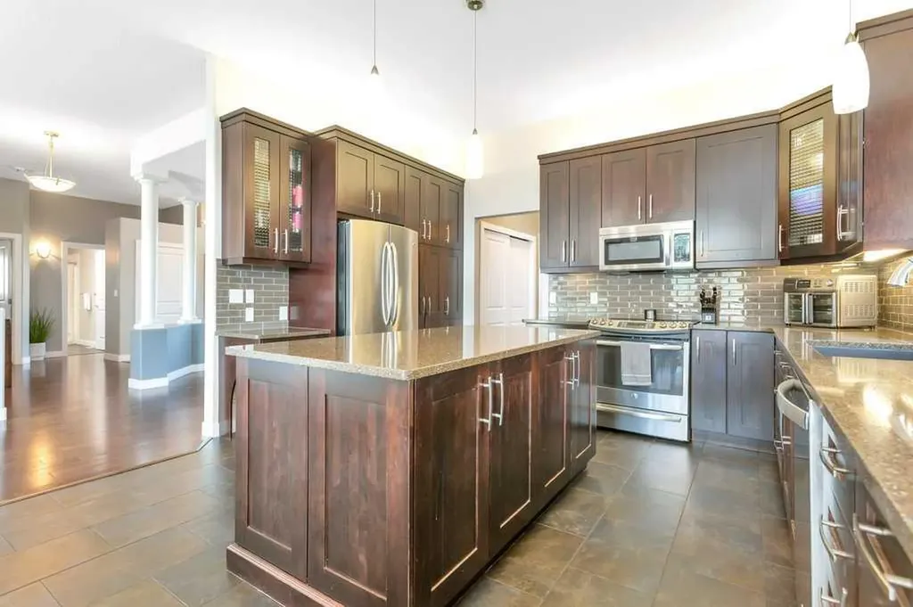 3565 54 Avenue Innisfail AB T4G 1S3