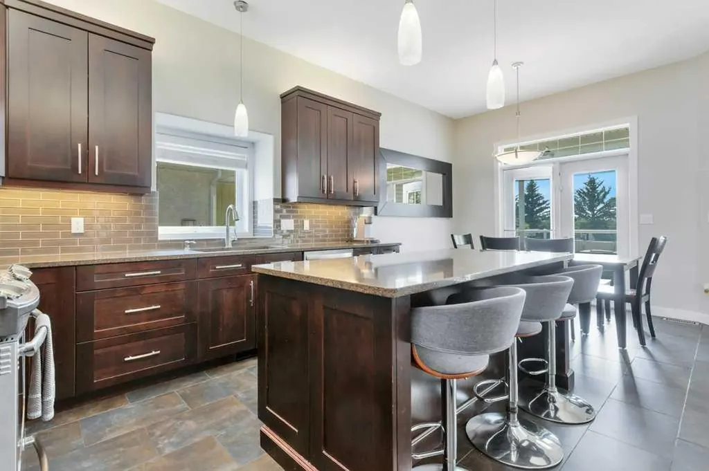 3565 54 Avenue Innisfail AB T4G 1S3