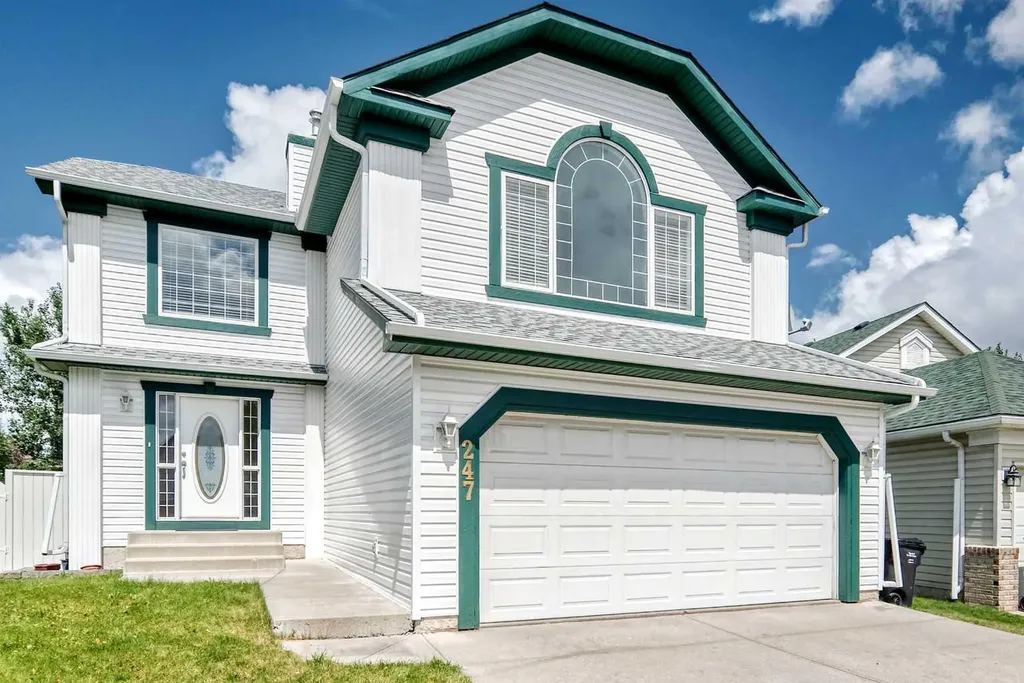 247 Covington Close NE Calgary AB T3K 4L8