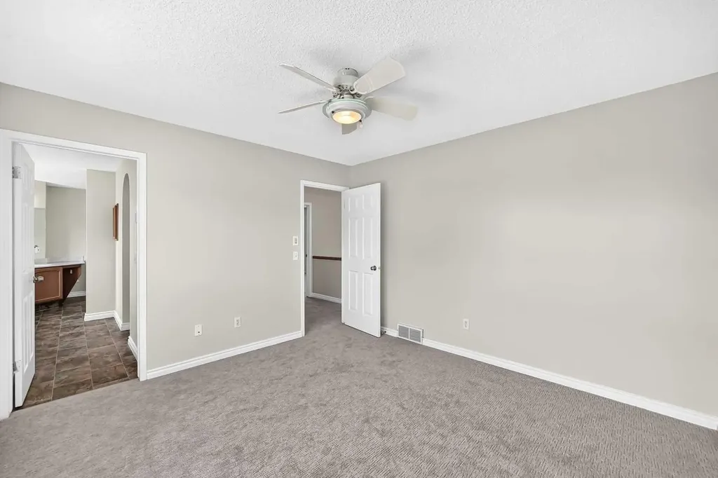 247 Covington Close NE Calgary AB T3K 4L8