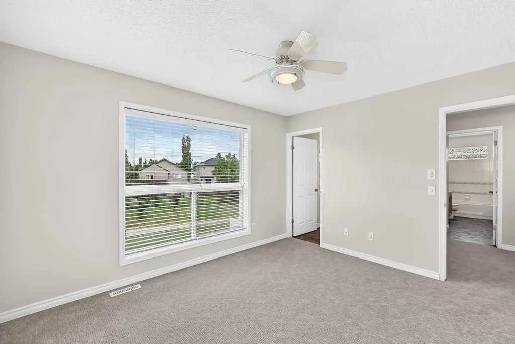 247 Covington Close NE Calgary AB T3K 4L8