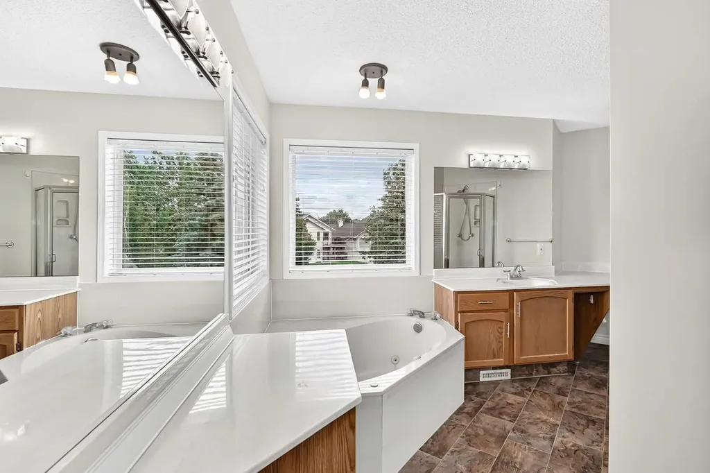 247 Covington Close NE Calgary AB T3K 4L8