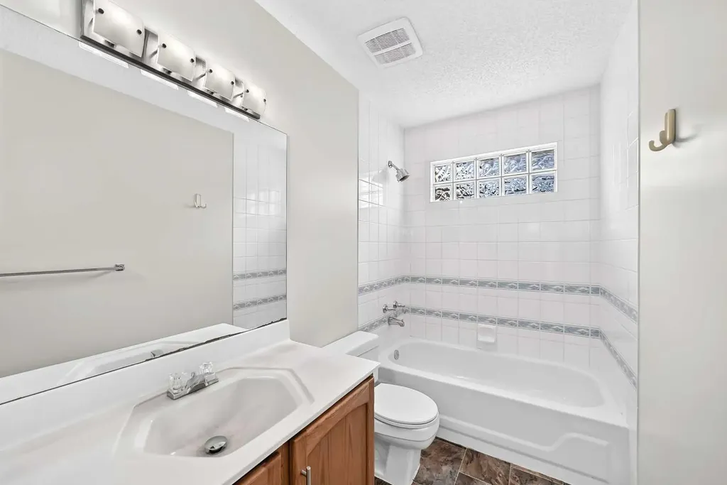 247 Covington Close NE Calgary AB T3K 4L8