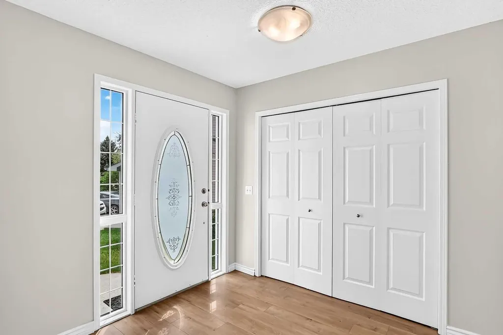 247 Covington Close NE Calgary AB T3K 4L8